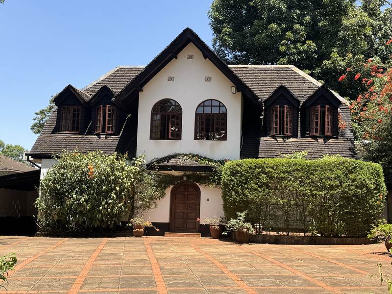 Serengeti Manor - Gallery 4